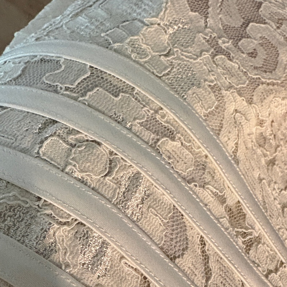 Julia Jordan Cream Lace Mini Bridal Event Dress w/ Illusion Neckline EUC - Picture 4 of 6